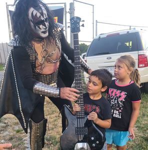 Meet your Posher, Becky